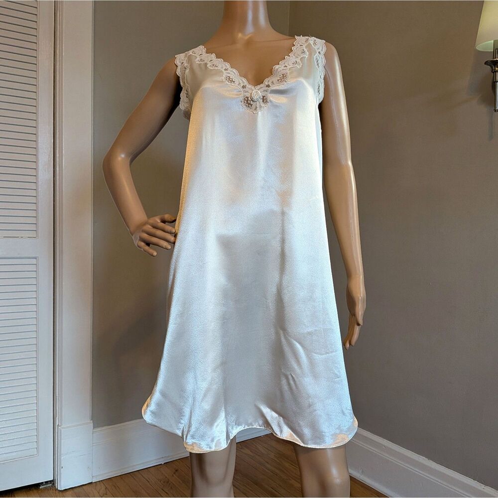 Vintage 90s Leslie Fay Intimates White Lace Nightgown Lingerie Size Medium